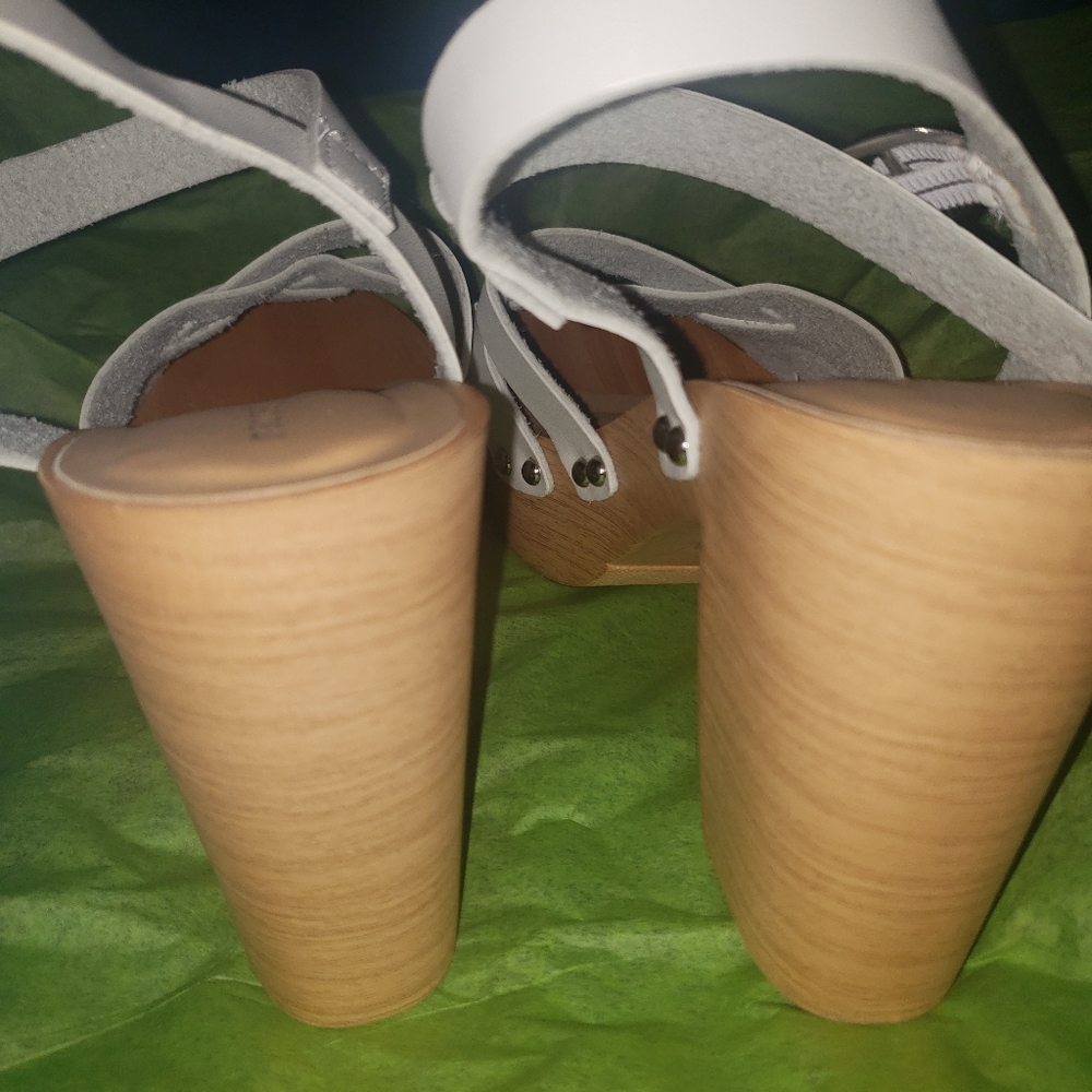 Sandles - Picture 4 of 5